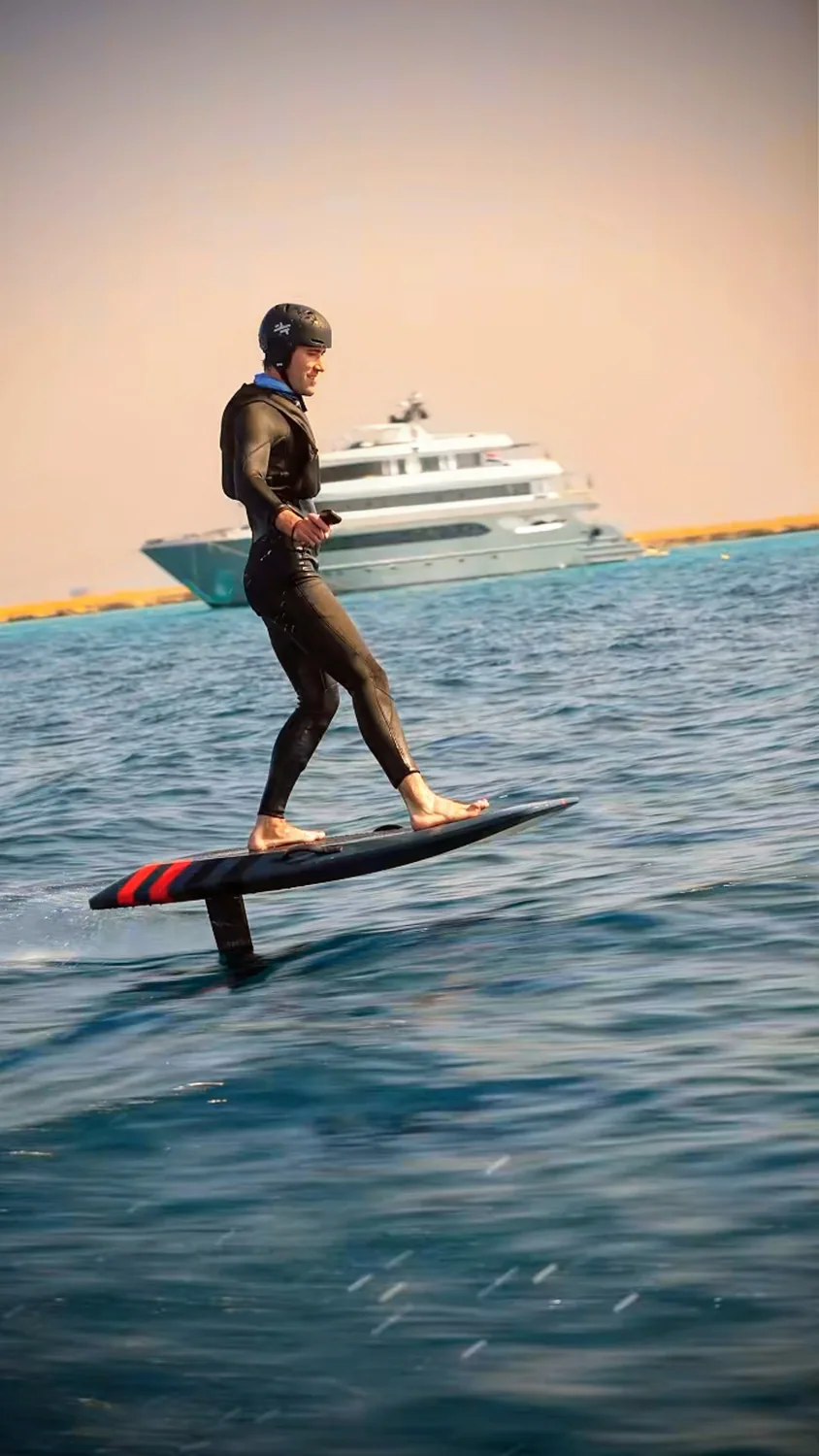 eFoil cruise